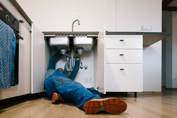 Professional Pipe Repair technician working in Lincoln, IL